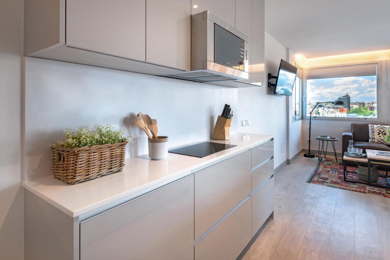 2 Bedrooms 1 Bathroom Furnished - Justicia - Incredible Views - Mintystay Madrid Kültér fotó