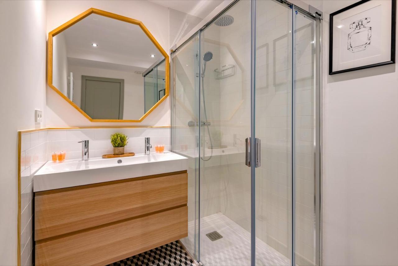 2 Bedrooms 1 Bathroom Furnished - Justicia - Incredible Views - Mintystay Madrid Kültér fotó