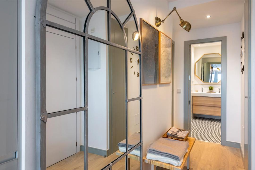 2 Bedrooms 1 Bathroom Furnished - Justicia - Incredible Views - Mintystay Madrid Kültér fotó