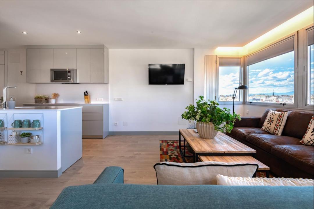2 Bedrooms 1 Bathroom Furnished - Justicia - Incredible Views - Mintystay Madrid Kültér fotó
