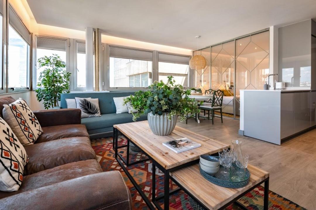 2 Bedrooms 1 Bathroom Furnished - Justicia - Incredible Views - Mintystay Madrid Kültér fotó