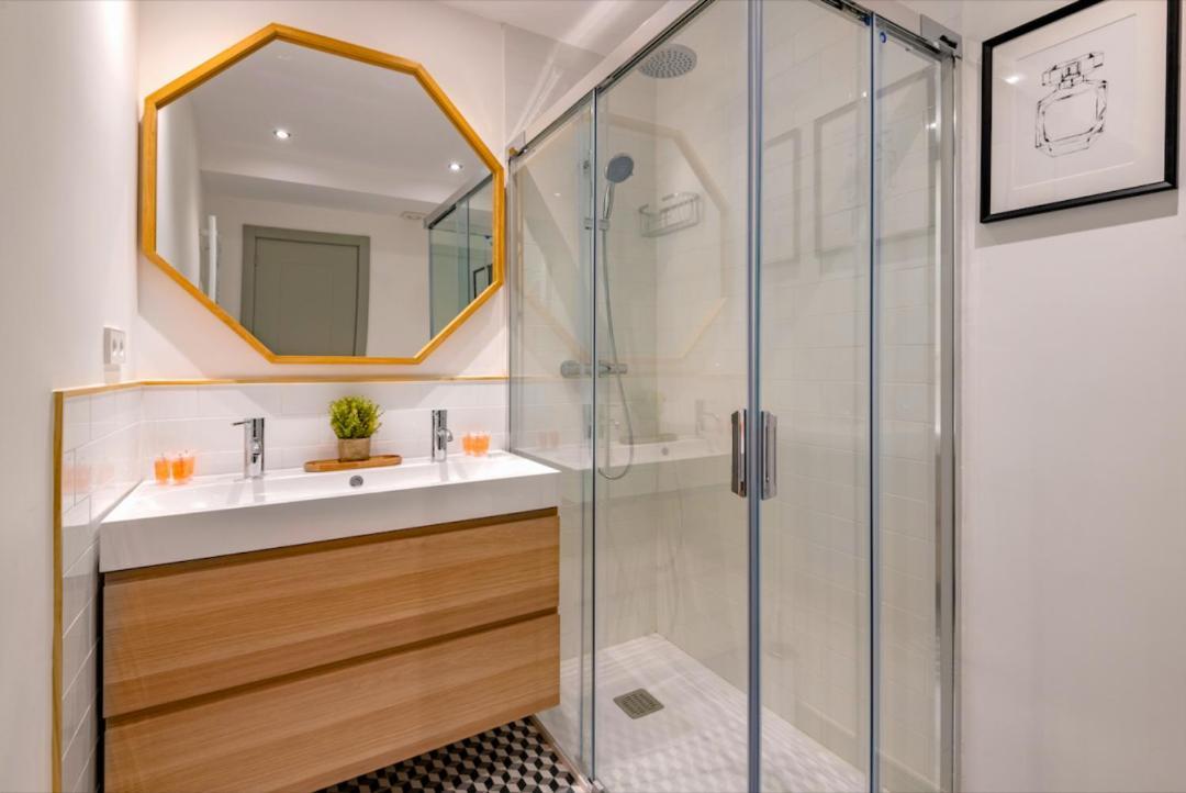 2 Bedrooms 1 Bathroom Furnished - Justicia - Incredible Views - Mintystay Madrid Kültér fotó