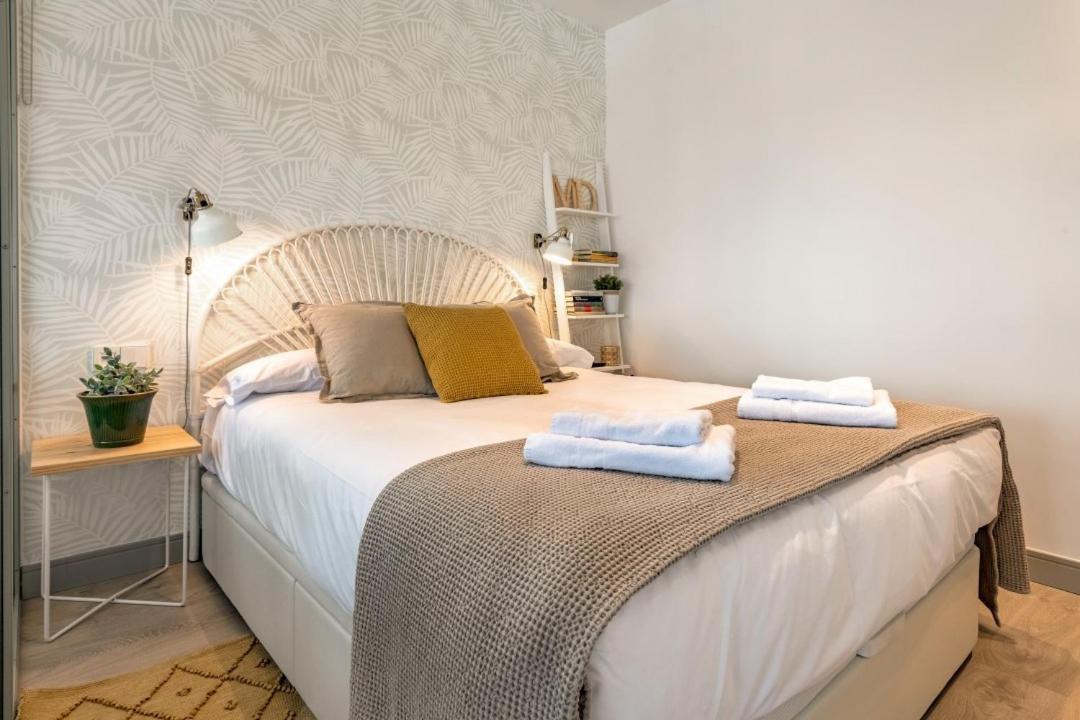 2 Bedrooms 1 Bathroom Furnished - Justicia - Incredible Views - Mintystay Madrid Kültér fotó