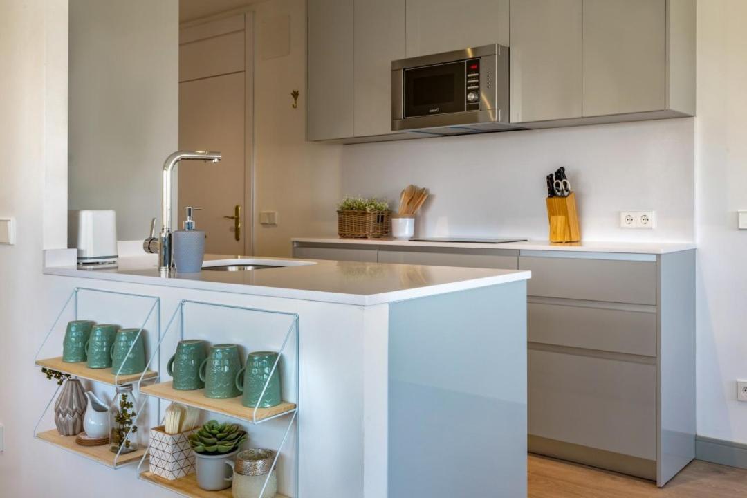 2 Bedrooms 1 Bathroom Furnished - Justicia - Incredible Views - Mintystay Madrid Kültér fotó