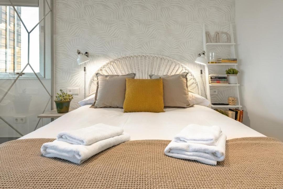 2 Bedrooms 1 Bathroom Furnished - Justicia - Incredible Views - Mintystay Madrid Kültér fotó