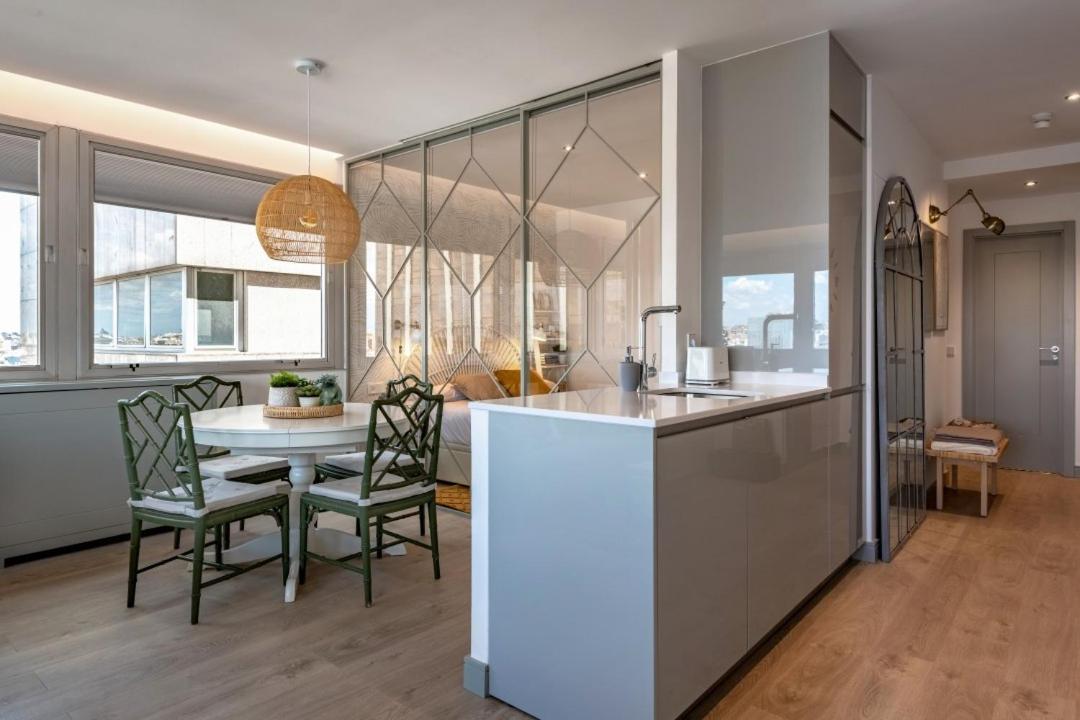 2 Bedrooms 1 Bathroom Furnished - Justicia - Incredible Views - Mintystay Madrid Kültér fotó